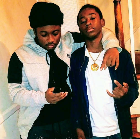 Meet your Posher, Raymere - Picture 1 of 1